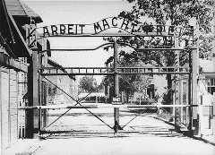 Entrée du camp d'extermination